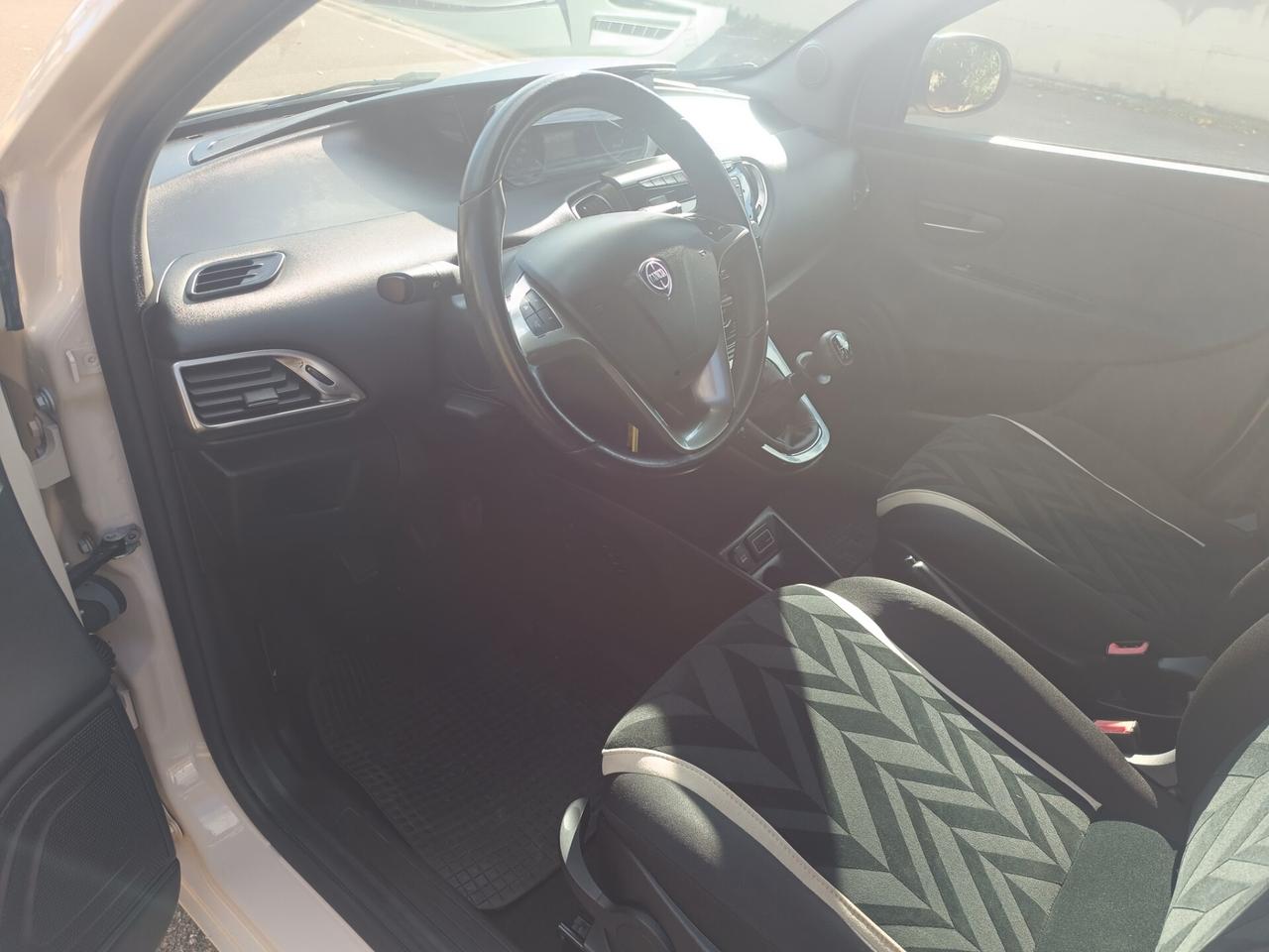 Lancia Ypsilon 1.2 NAVIGATORE SOLO 73.000 KM