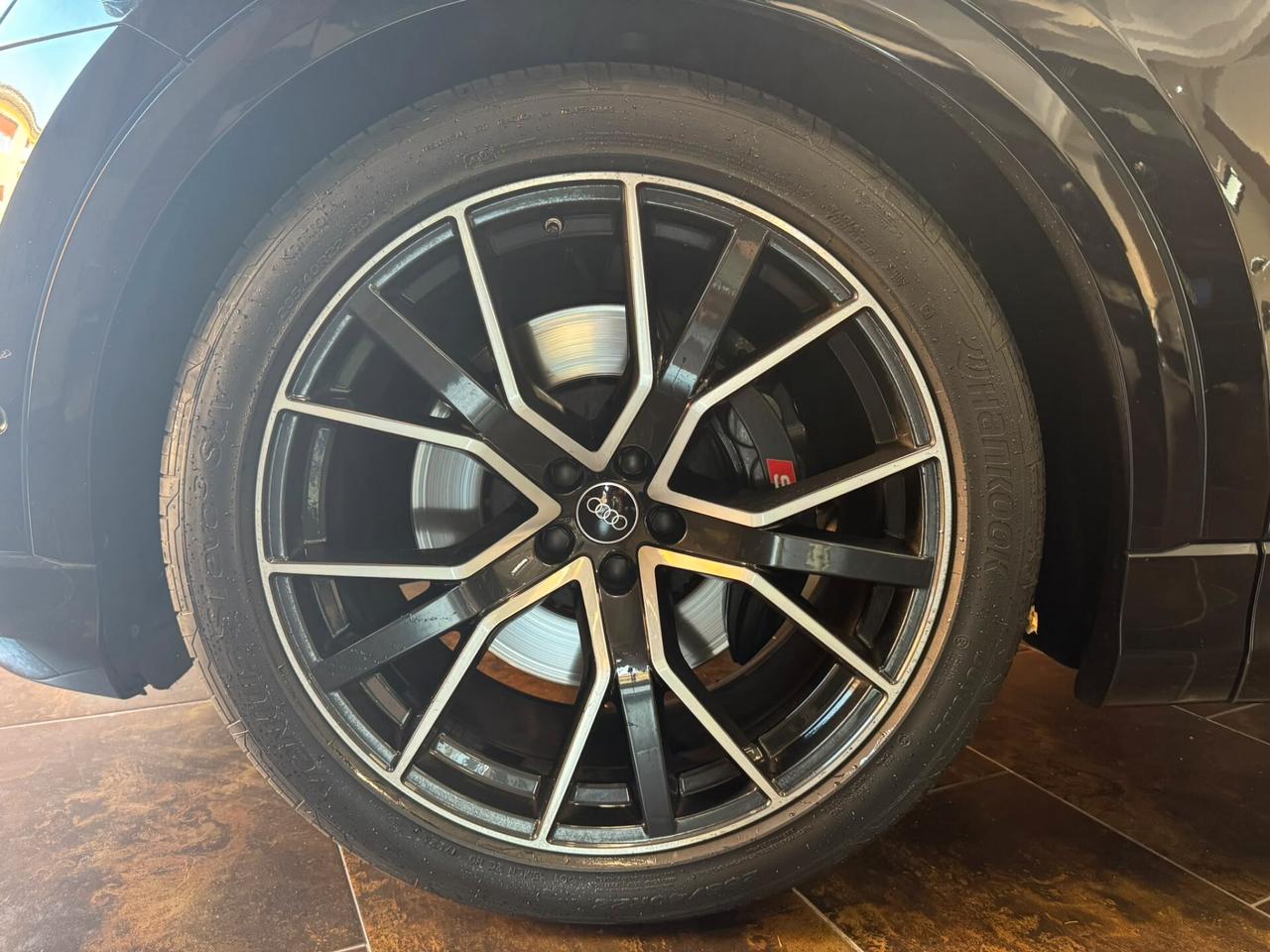 Audi Q8 SQ8 TFSI quattro tiptronic