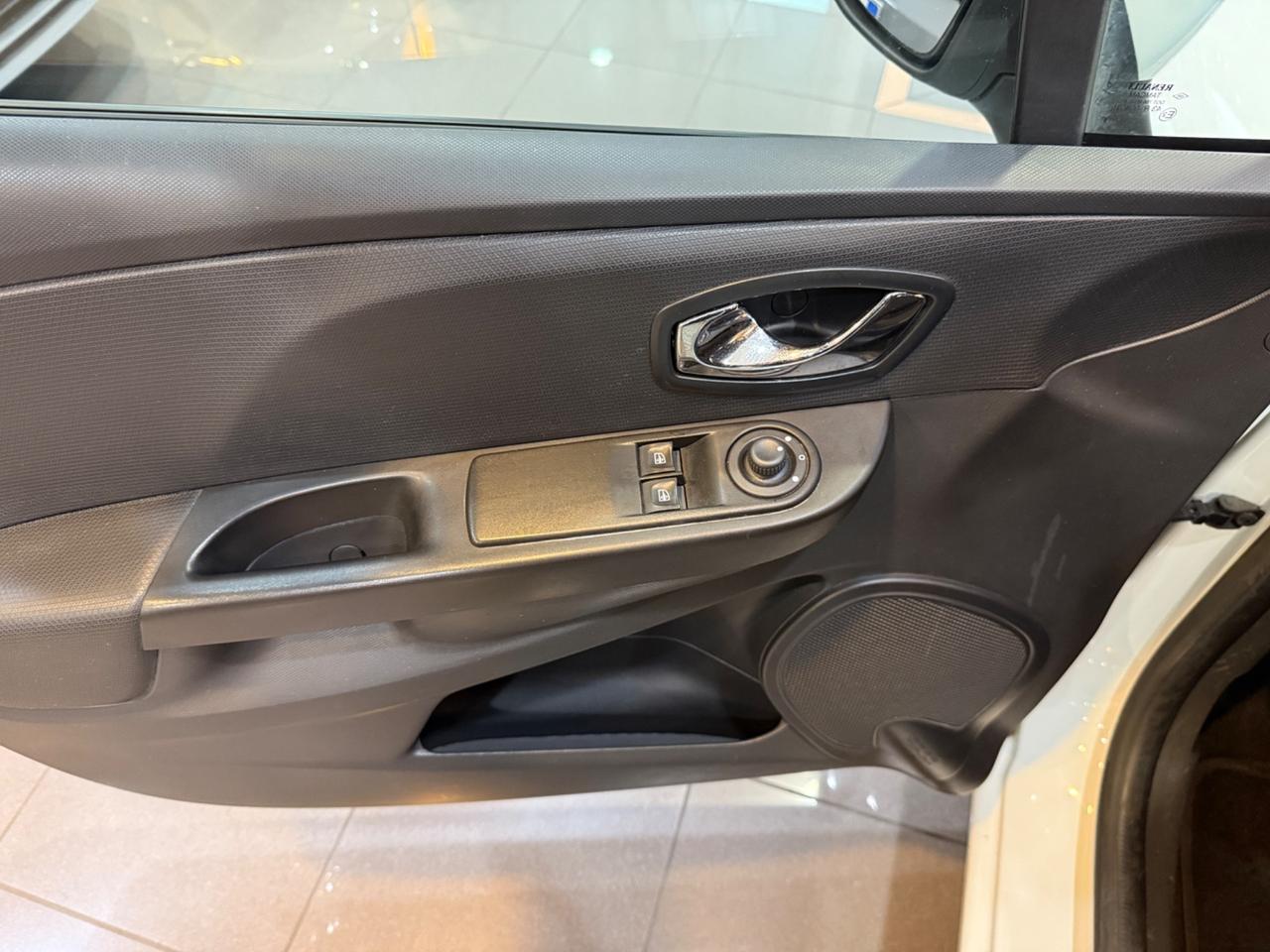 Renault Clio 5p 1.5 dci Live 75cv NEOPATENTATI !