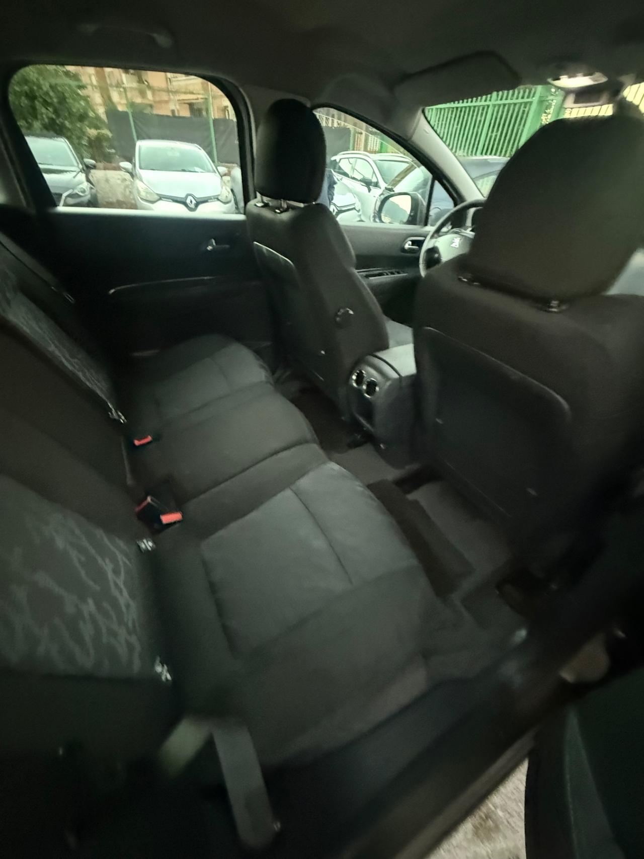 Peugeot 3008 1.6 HDi 112CV Business