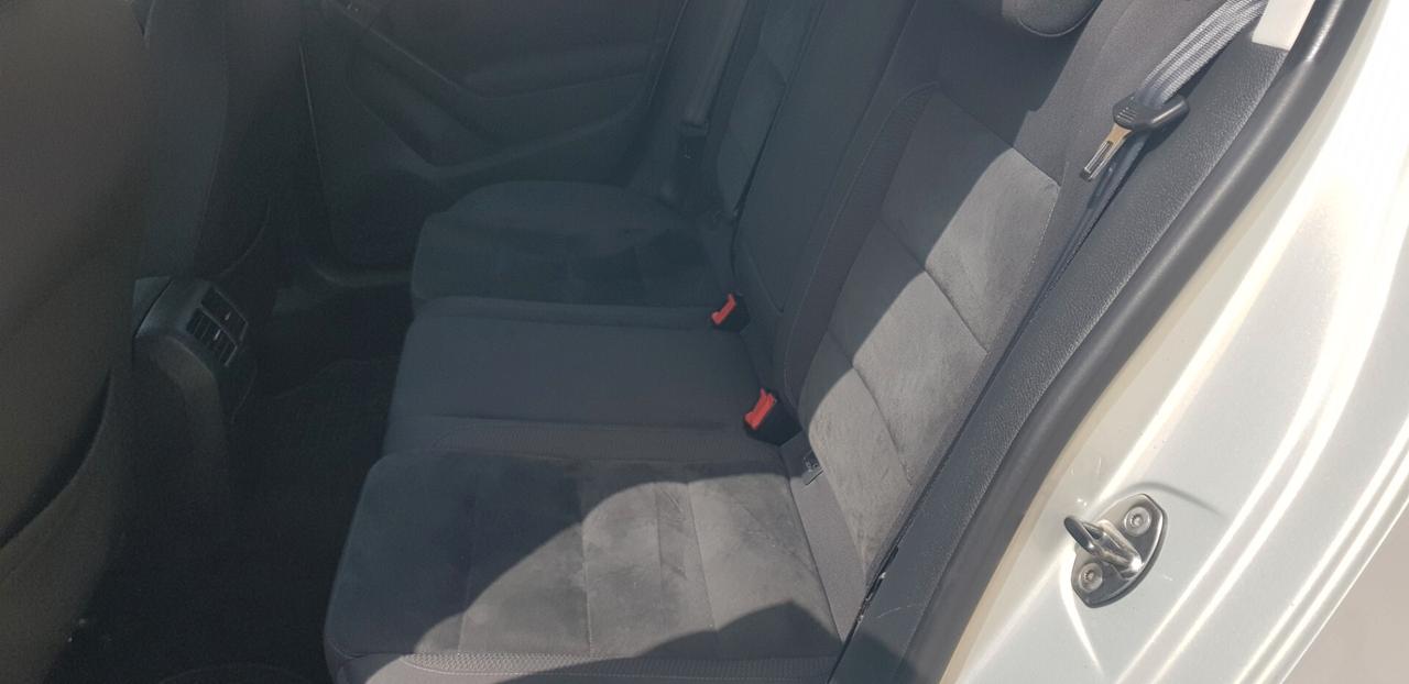 Volkswagen Golf 1.6 TDI DPF 5p. Highline