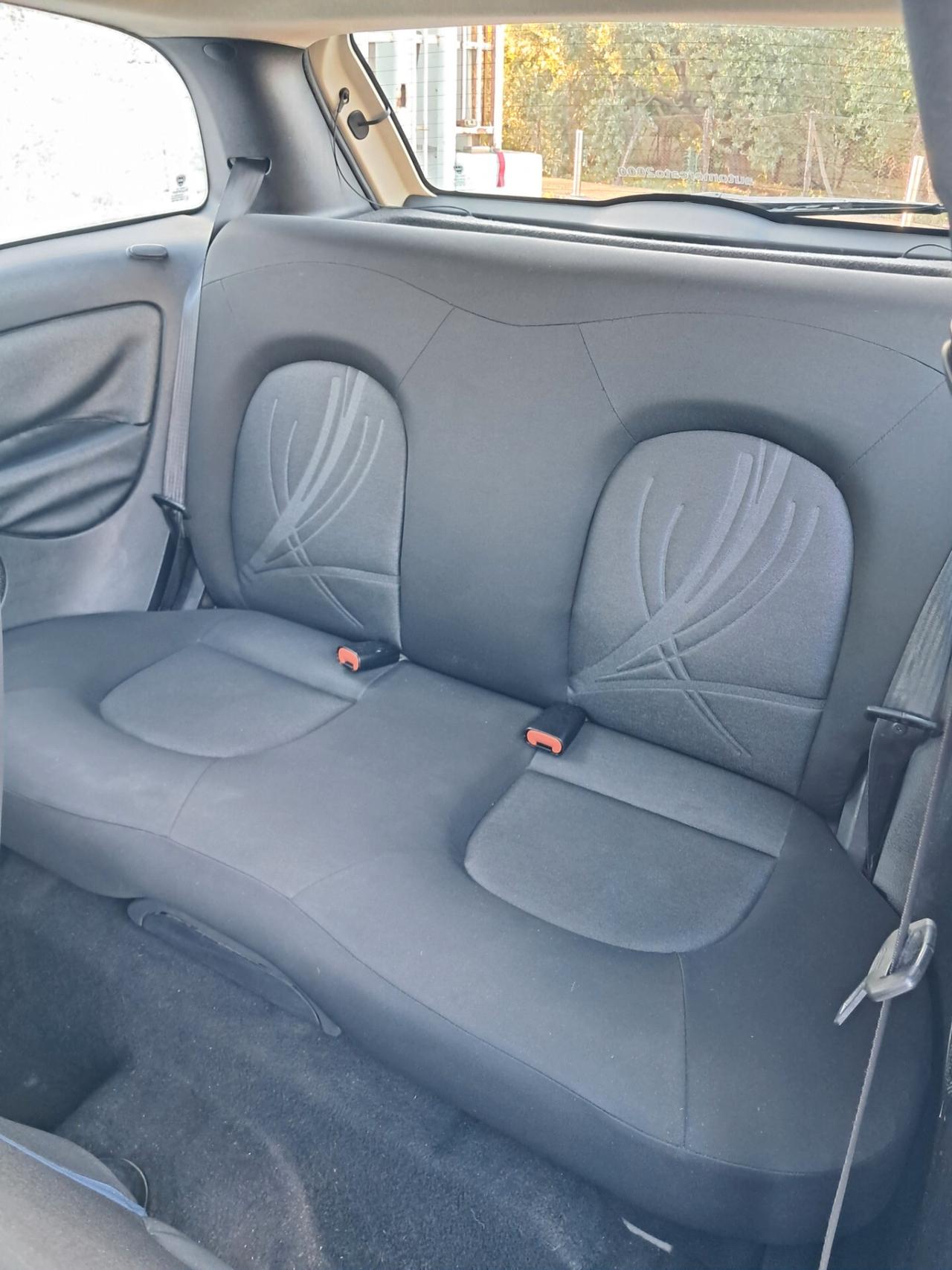 Lancia Ypsilon 1.3 MJT 75 CV