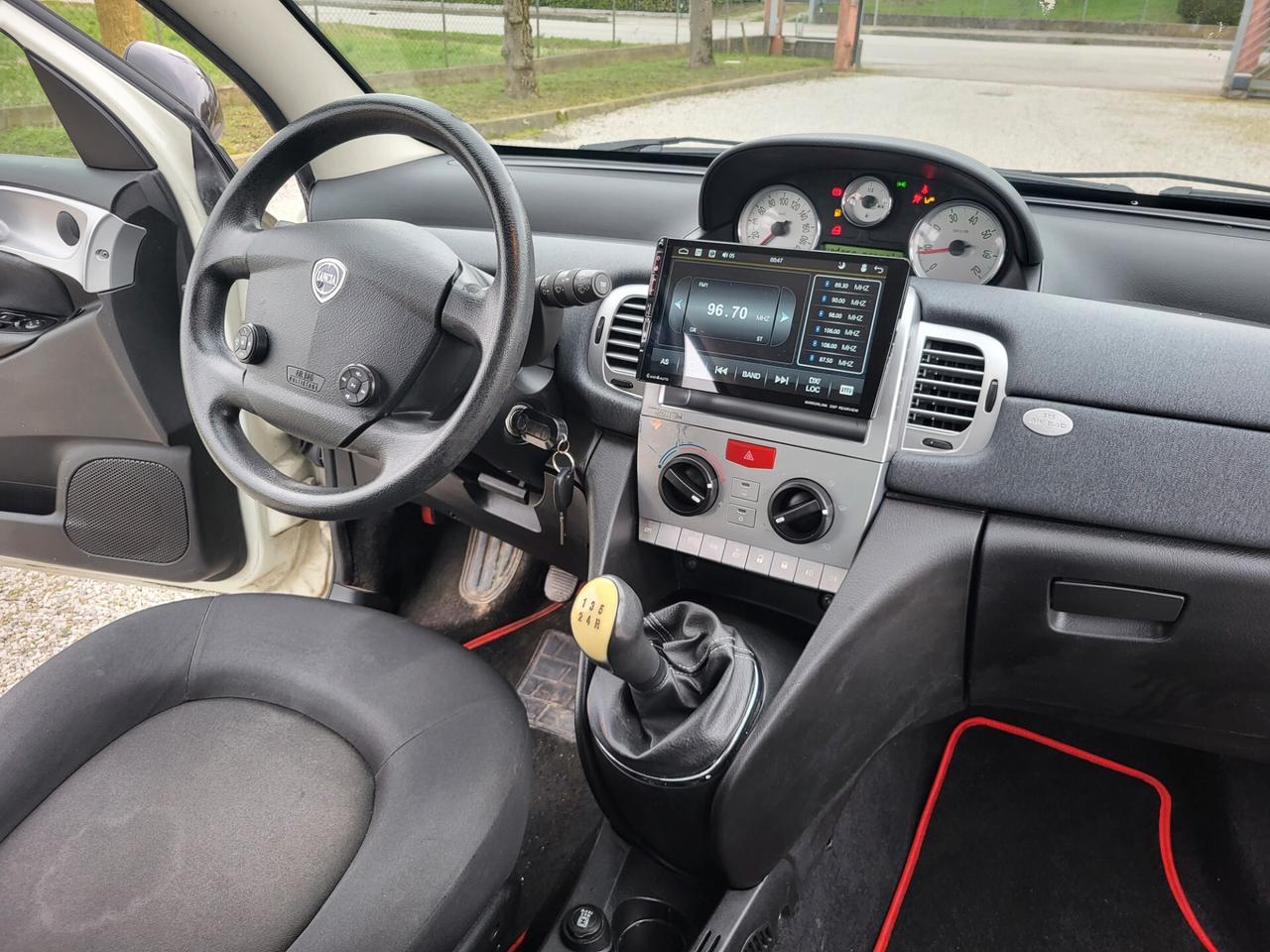 Lancia Ypsilon 1.3 MJT 75 CV Diva