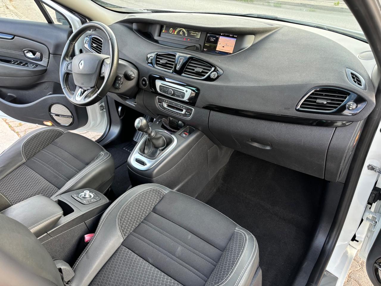 Renault Scenic Scénic XMod dCi 110 CV EDC Bose