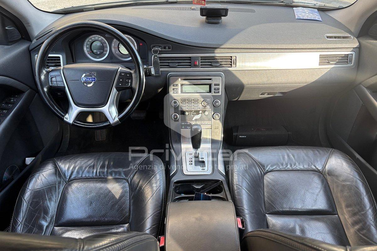 VOLVO XC70 D5 205CV AWD Geartronic Momentum