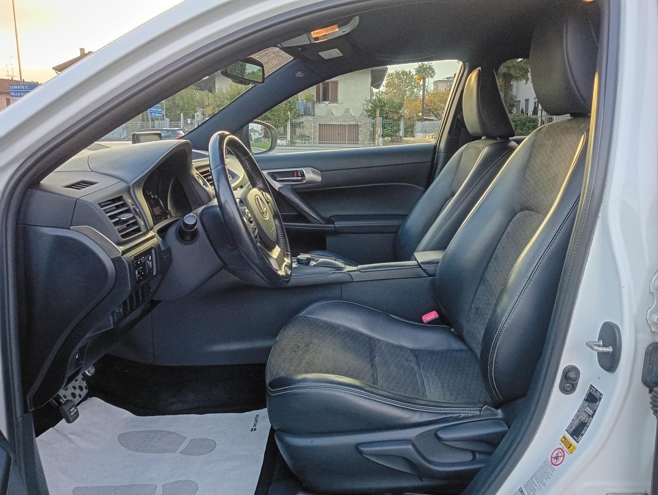 Lexus CT 200h Hybrid F Sport*Automatik*Navi*Pelle*Xenon*Camera
