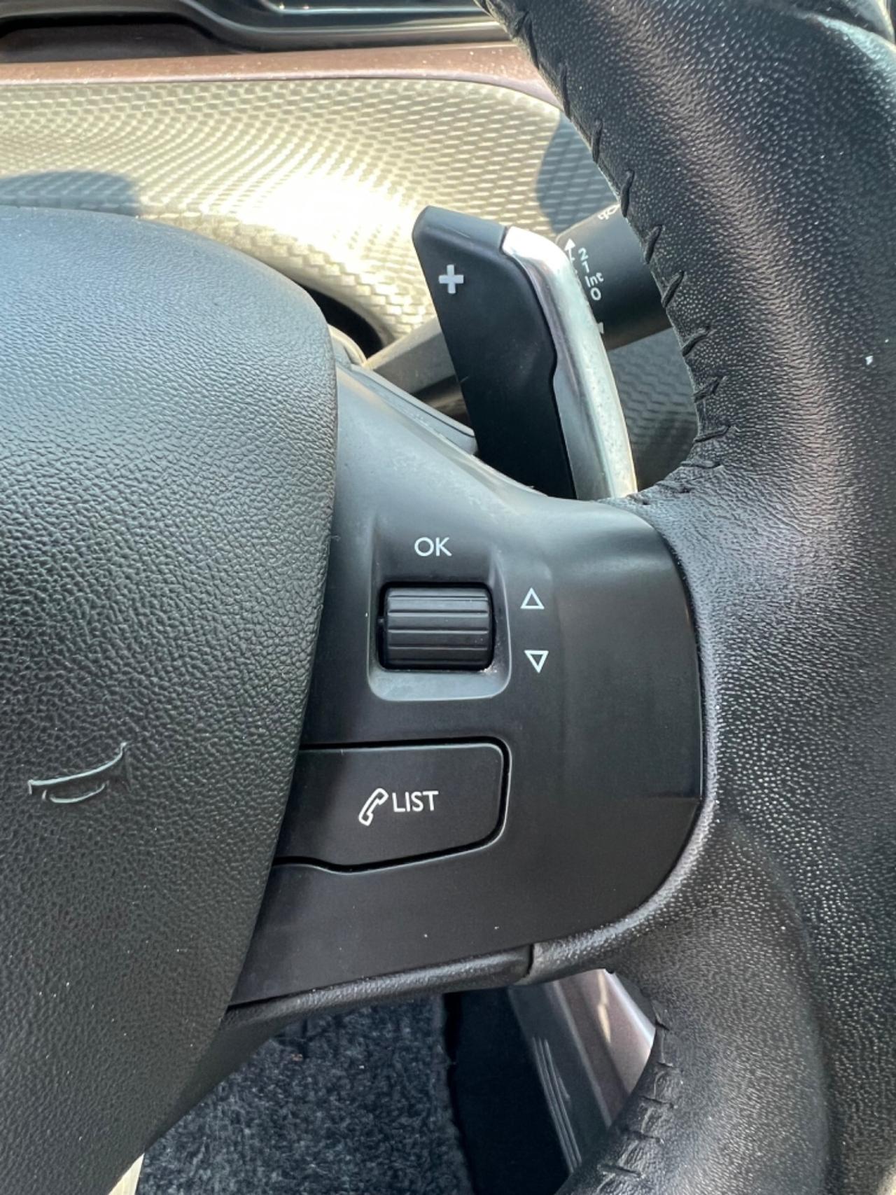 Peugeot 2008 PureTech 82 Active Automatico