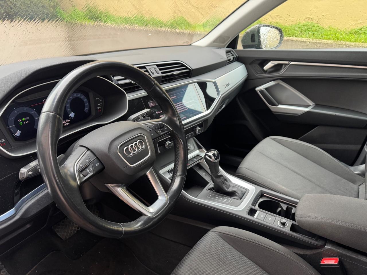 Audi Q3 SPB 45 TFSI e S tronic Business Plus