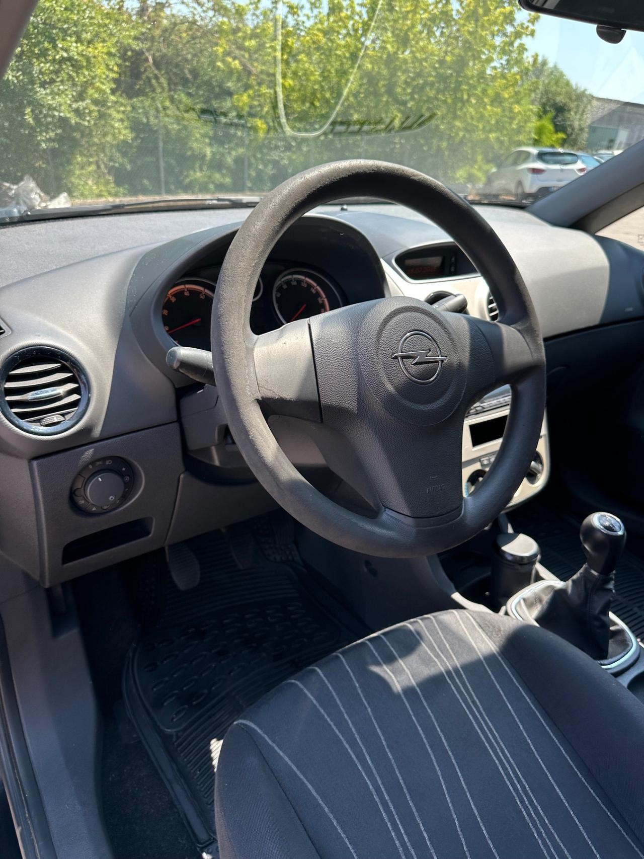 Opel Corsa 1.2 5 porte Cosmo