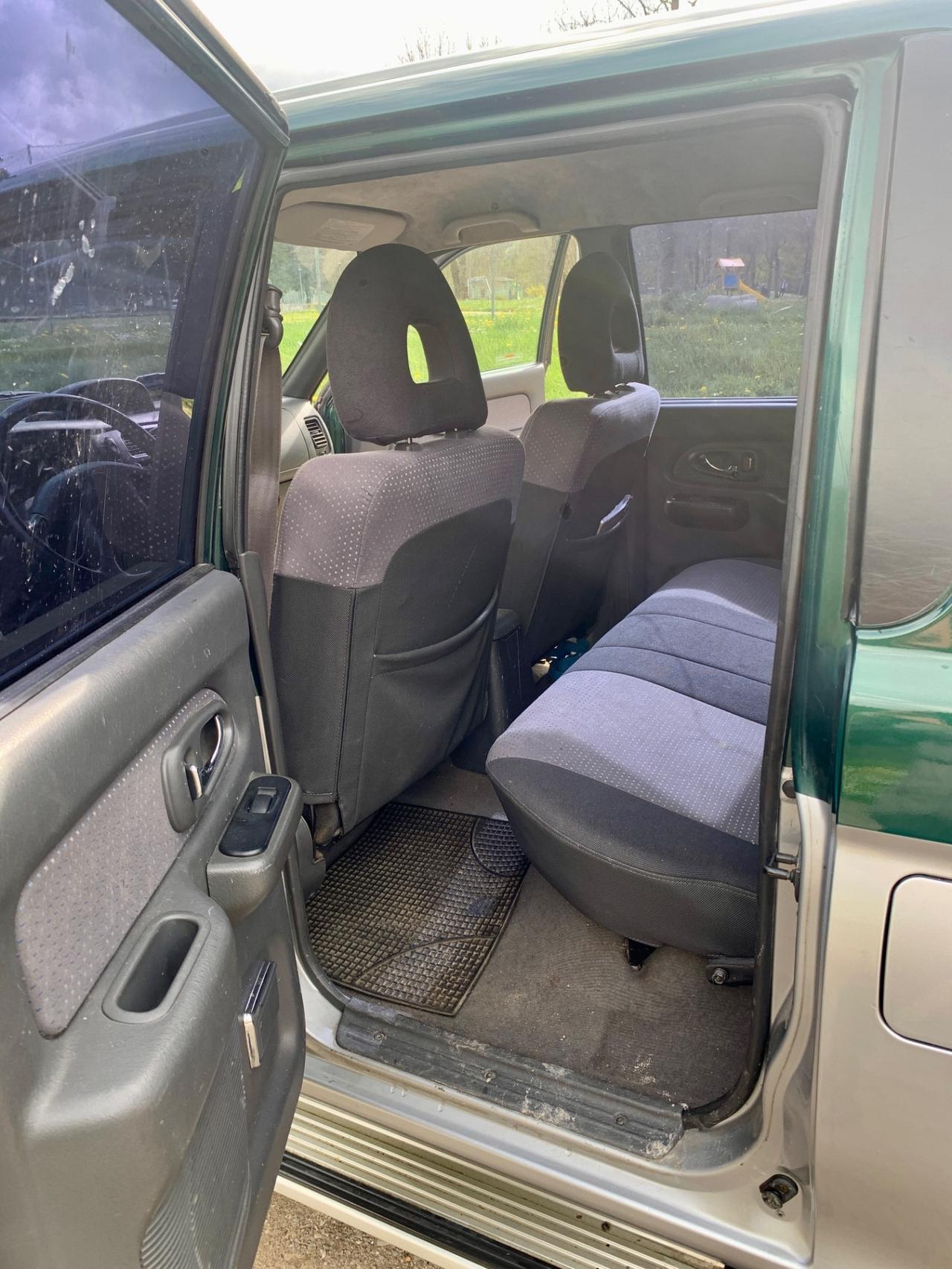 Mitsubishi L200 2.5 TDI 4WD Club Cab Pup. GLS Targ.