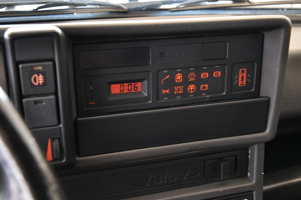 Alfa Romeo 75 2.0i Twin Spark CRS RIAR targa MI