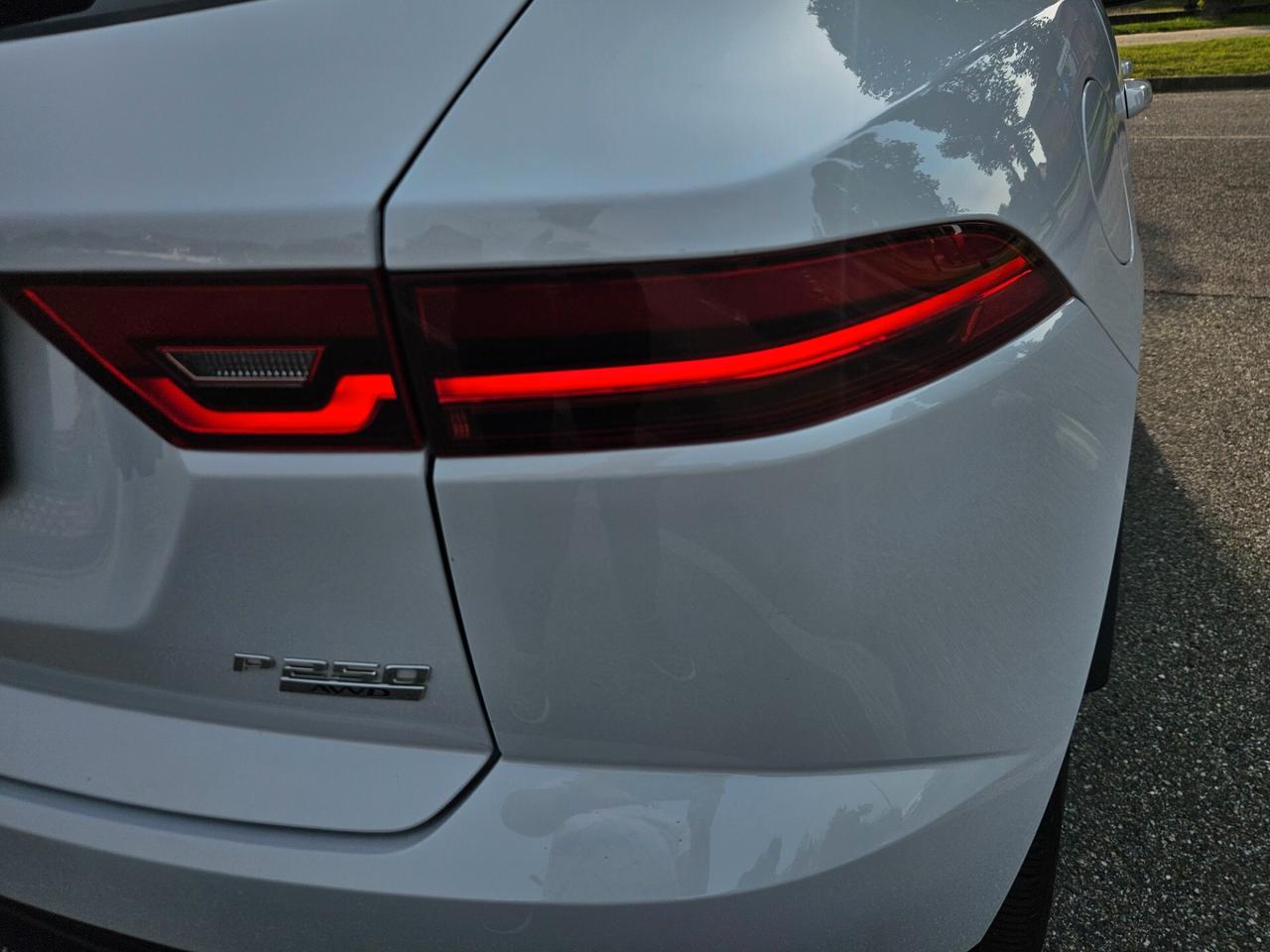 Jaguar E-Pace 2.0 249 CV AWD aut. R-Dynamic S 13 Mila km