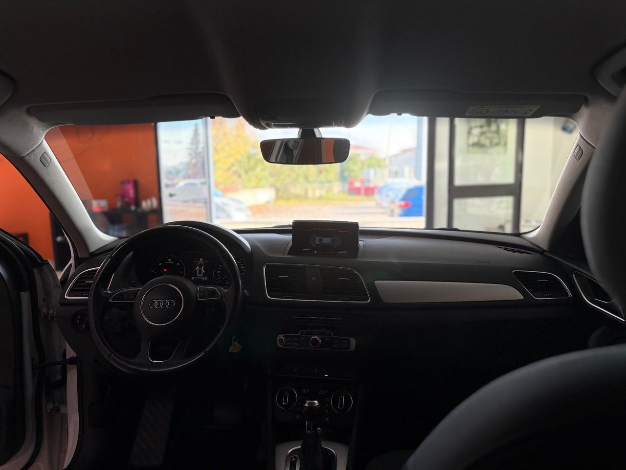 Audi Q3 2.0 TDI 120 CV Sport permuta e finanziamenti