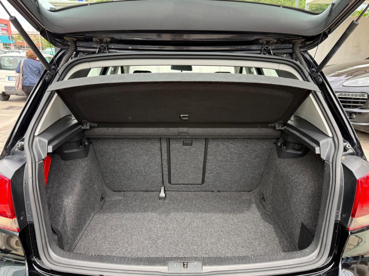 Volkswagen Golf 1.6 TDI Highline - GARANZIA