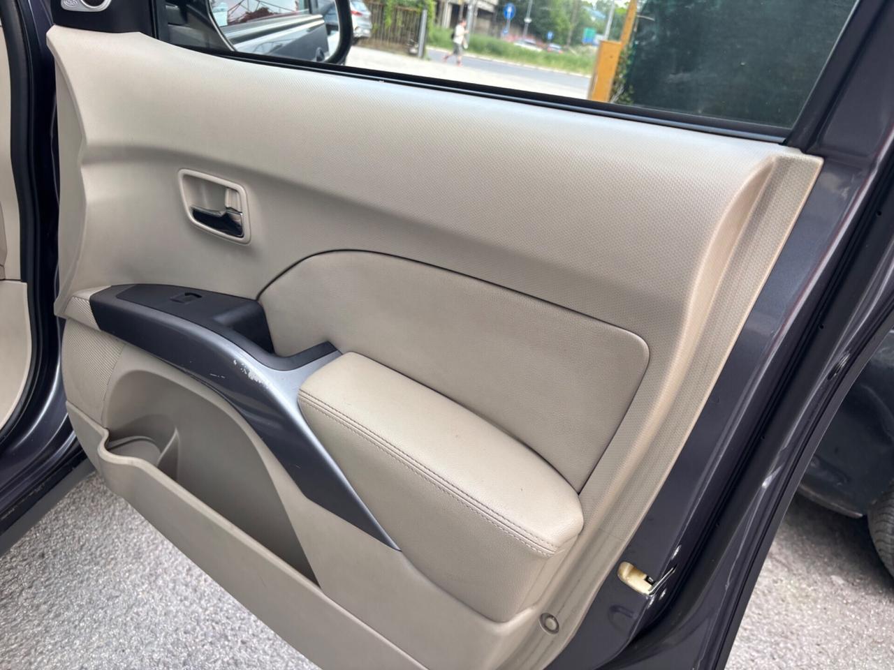 Mitsubishi Outlander 2.2 DI-D 7 posti 4x4