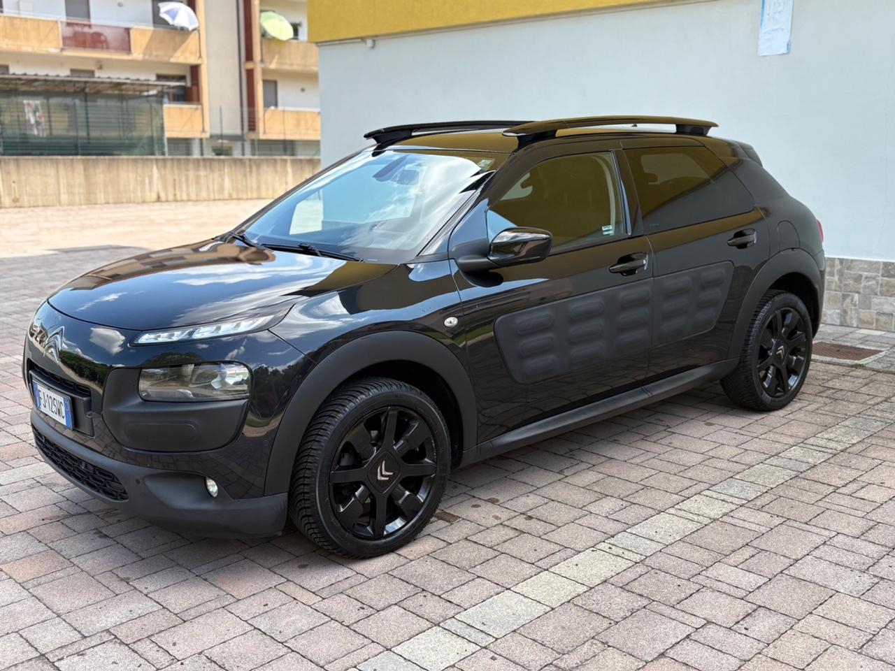 Citroen C4 Cactus BlueHDi 100 Shine Just Black