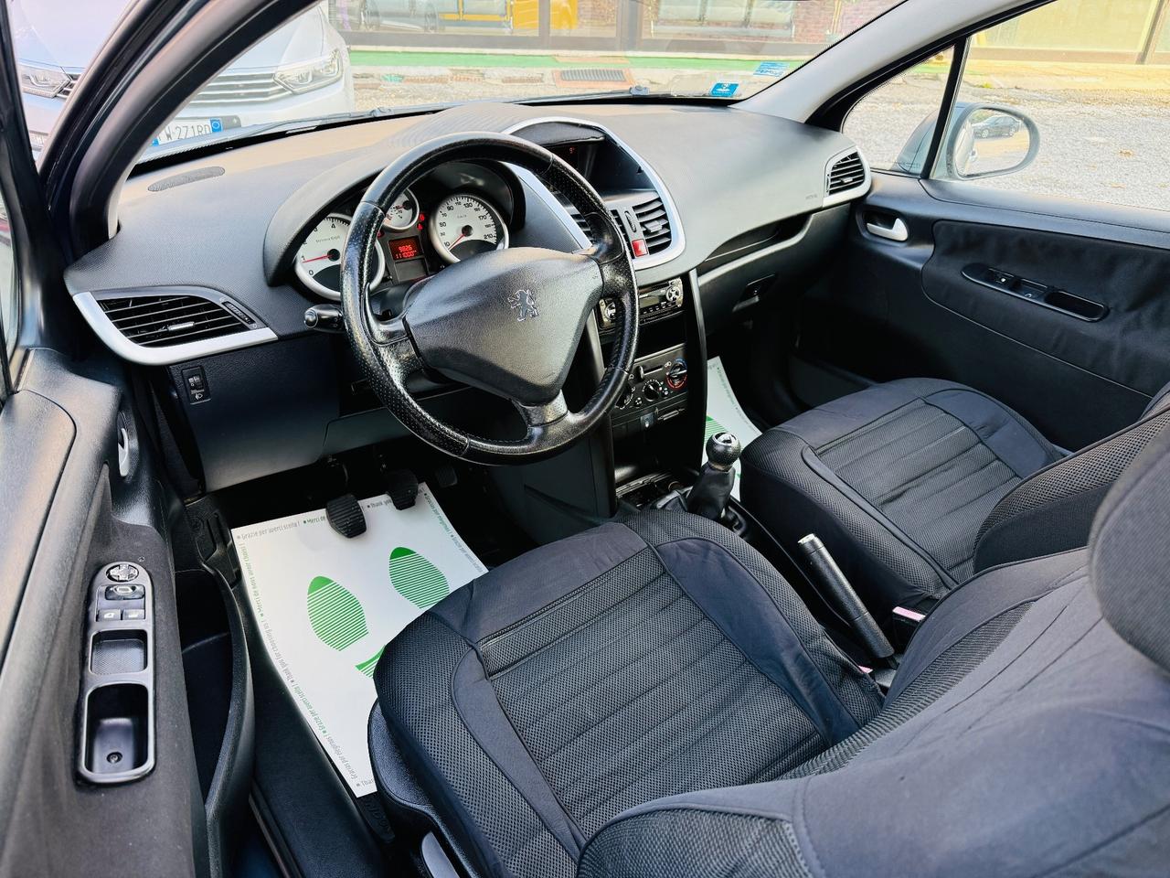 Peugeot 207 1.4 8V 110.000 km! Ok NEOPATENTATI