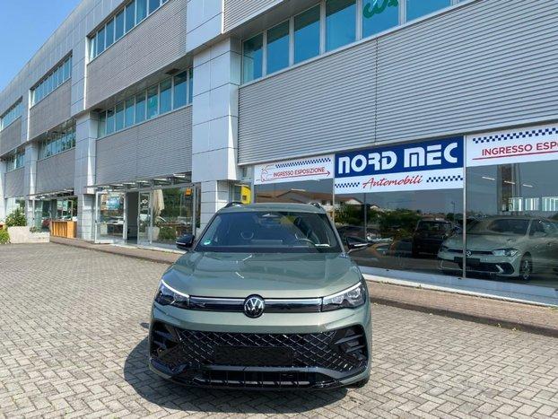 VOLKSWAGEN Tiguan 2.0 TDI 150 CV SCR DSG R-Line