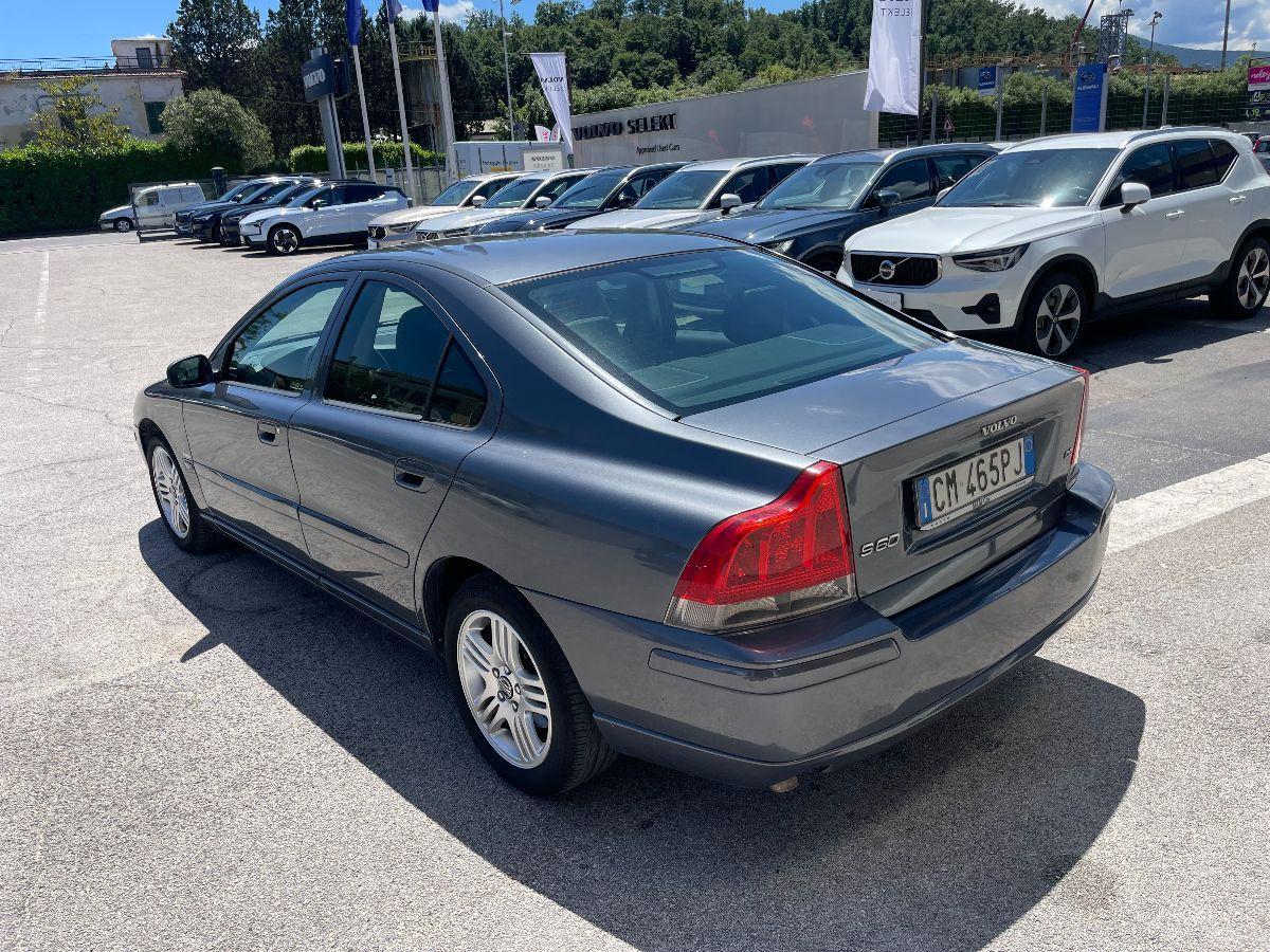 VOLVO - S60 - 2.4 D5 20V Momentum