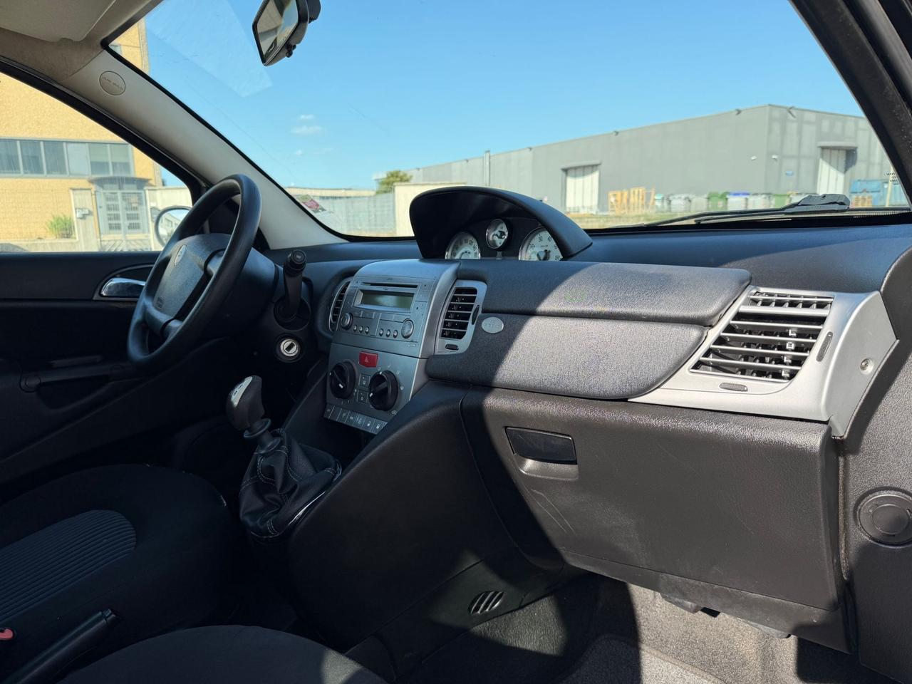 Lancia Ypsilon MODAMILANO 150000 KM
