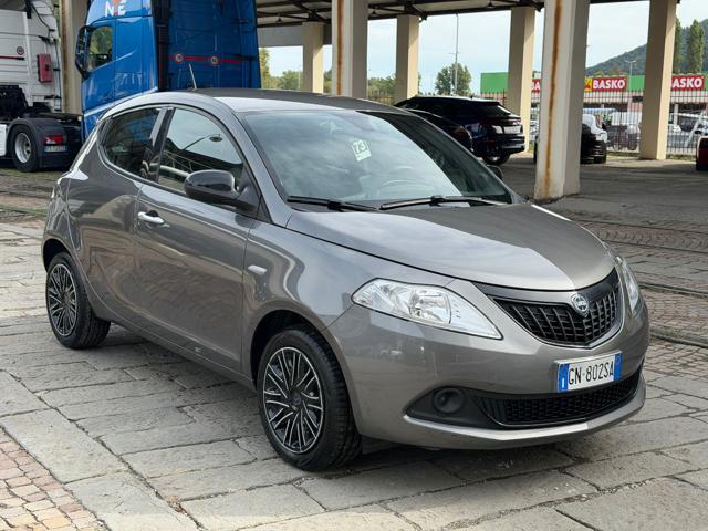 LANCIA Ypsilon 1.0 FireFly 5 porte S&S Hybrid Silver Plus 5 POSTI