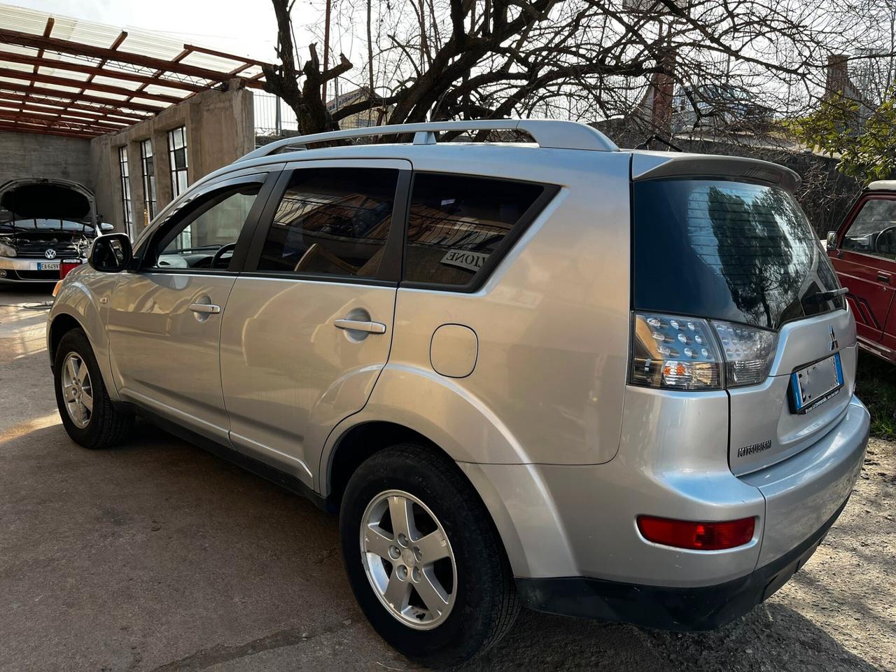 Mitsubishi Outlander 2.0 DI-D Invite DPF