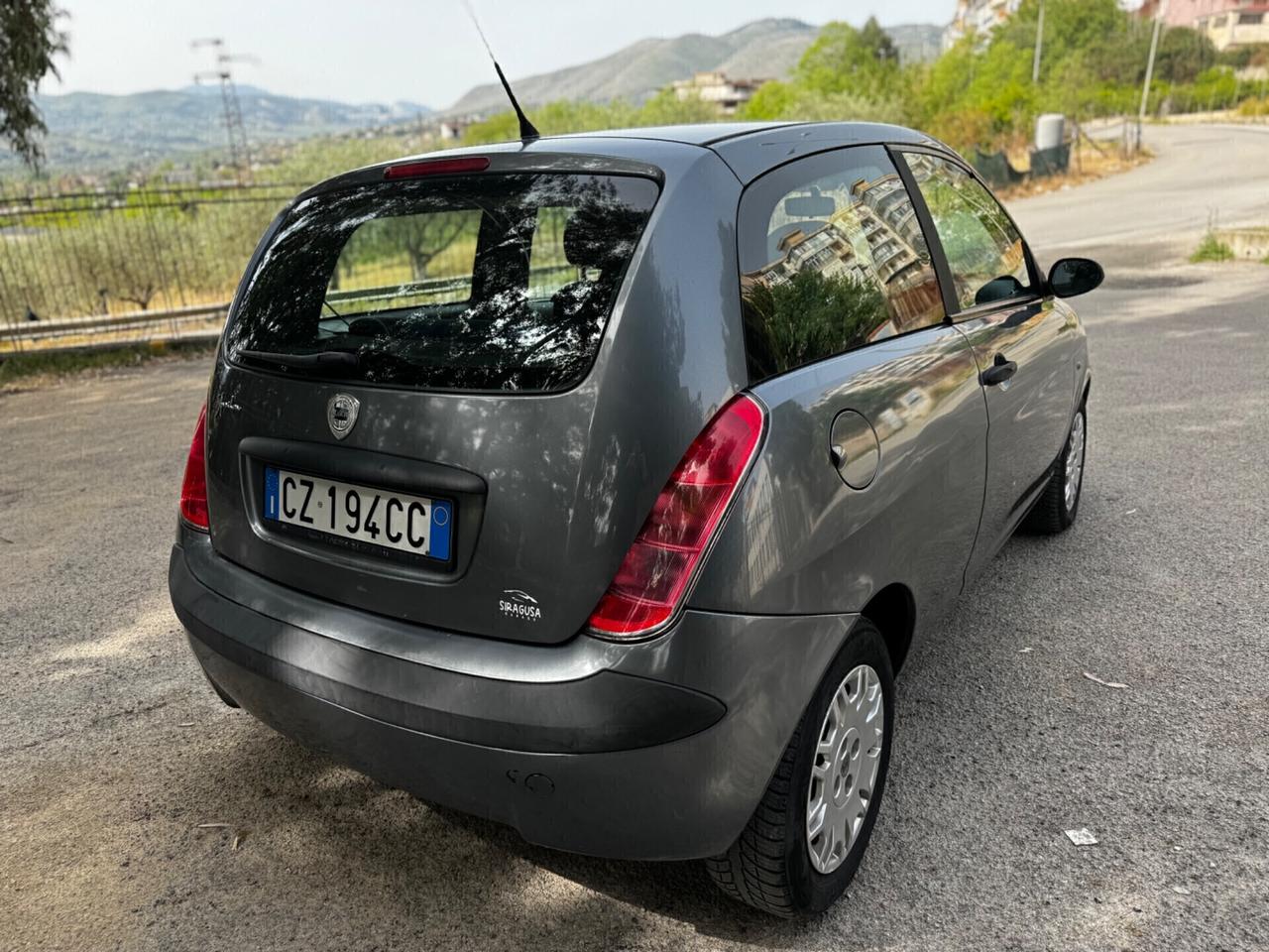 Lancia Ypsilon 1.2 Argento