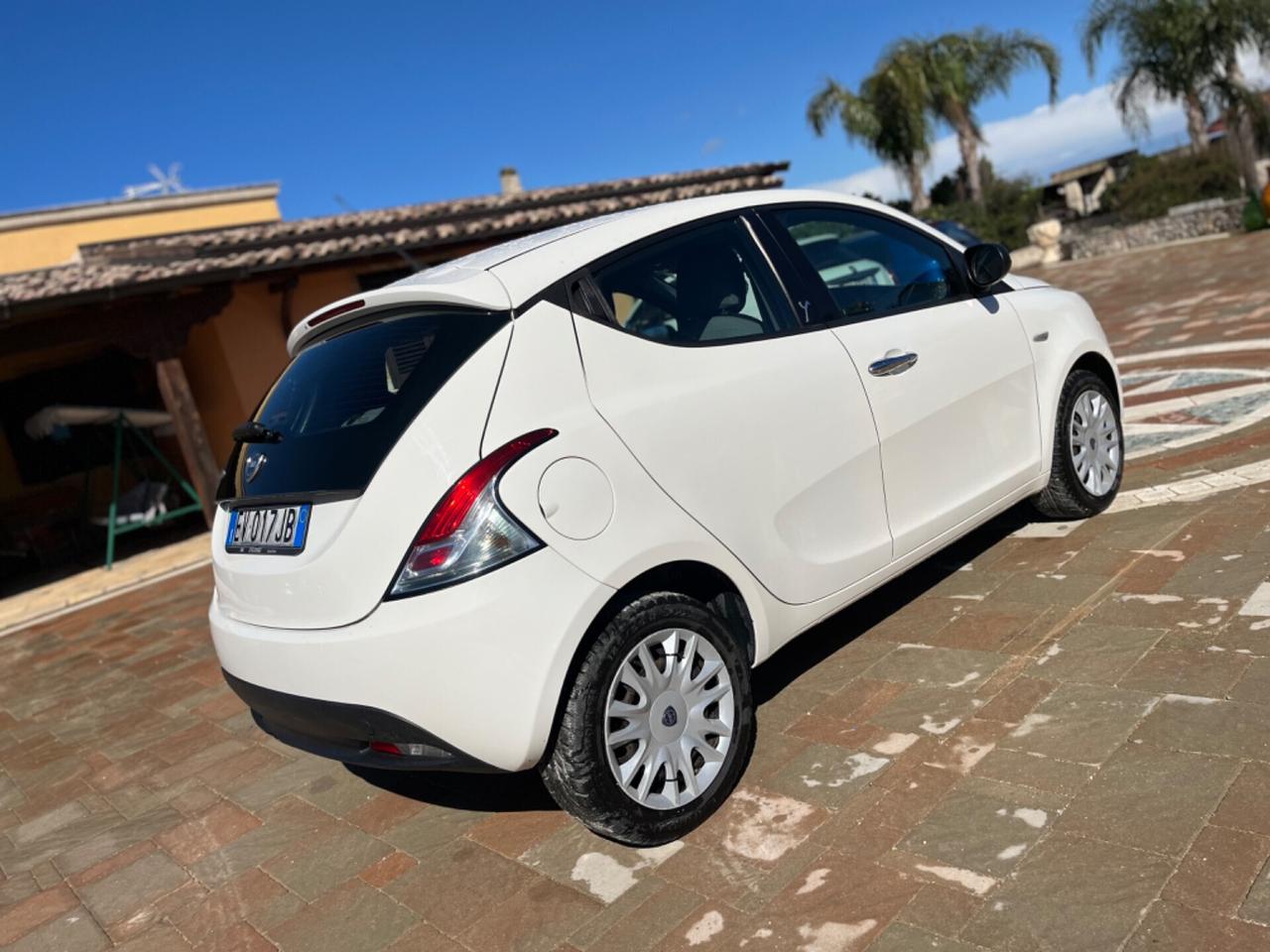 Lancia Ypsilon 1.2 69 CV