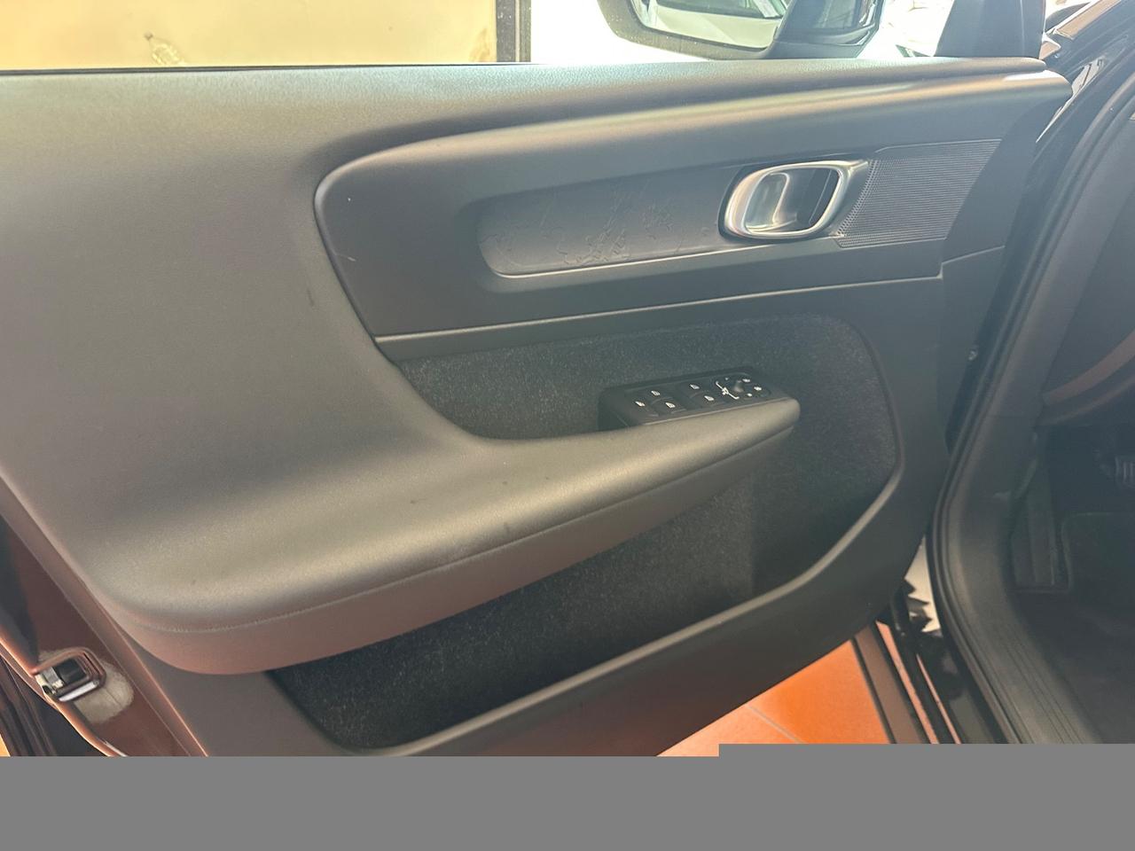 VOLVO XC40 D3 Business GANCIO TRAINO