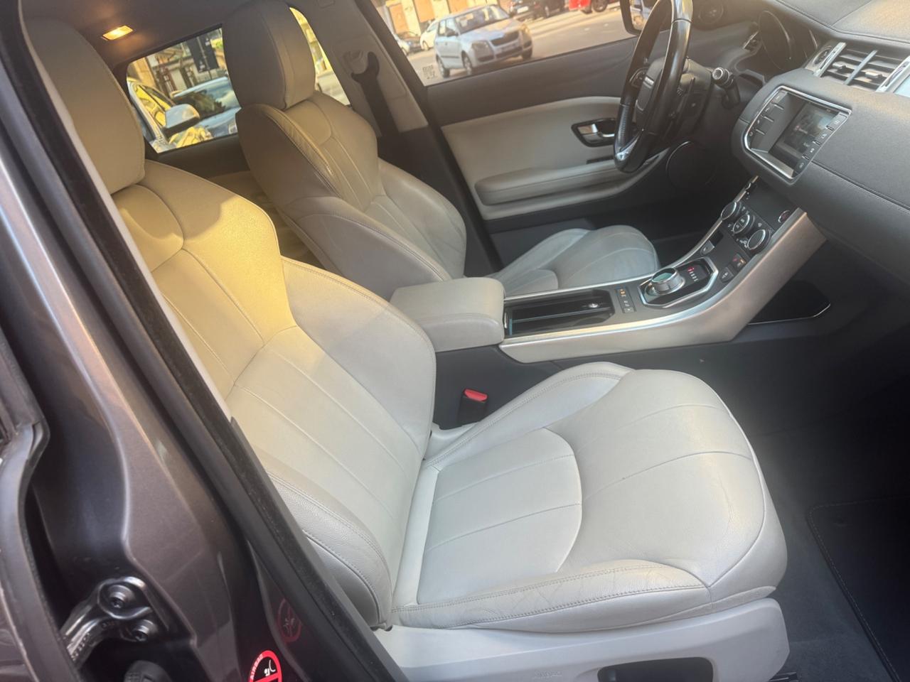 Land Rover Range Evoque 2.0 TD4 180 CV 5p. Edition