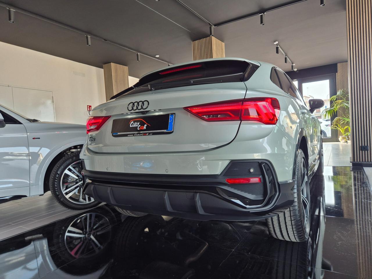 Audi Q3 SPB 35 TDI S tronic Identity Black