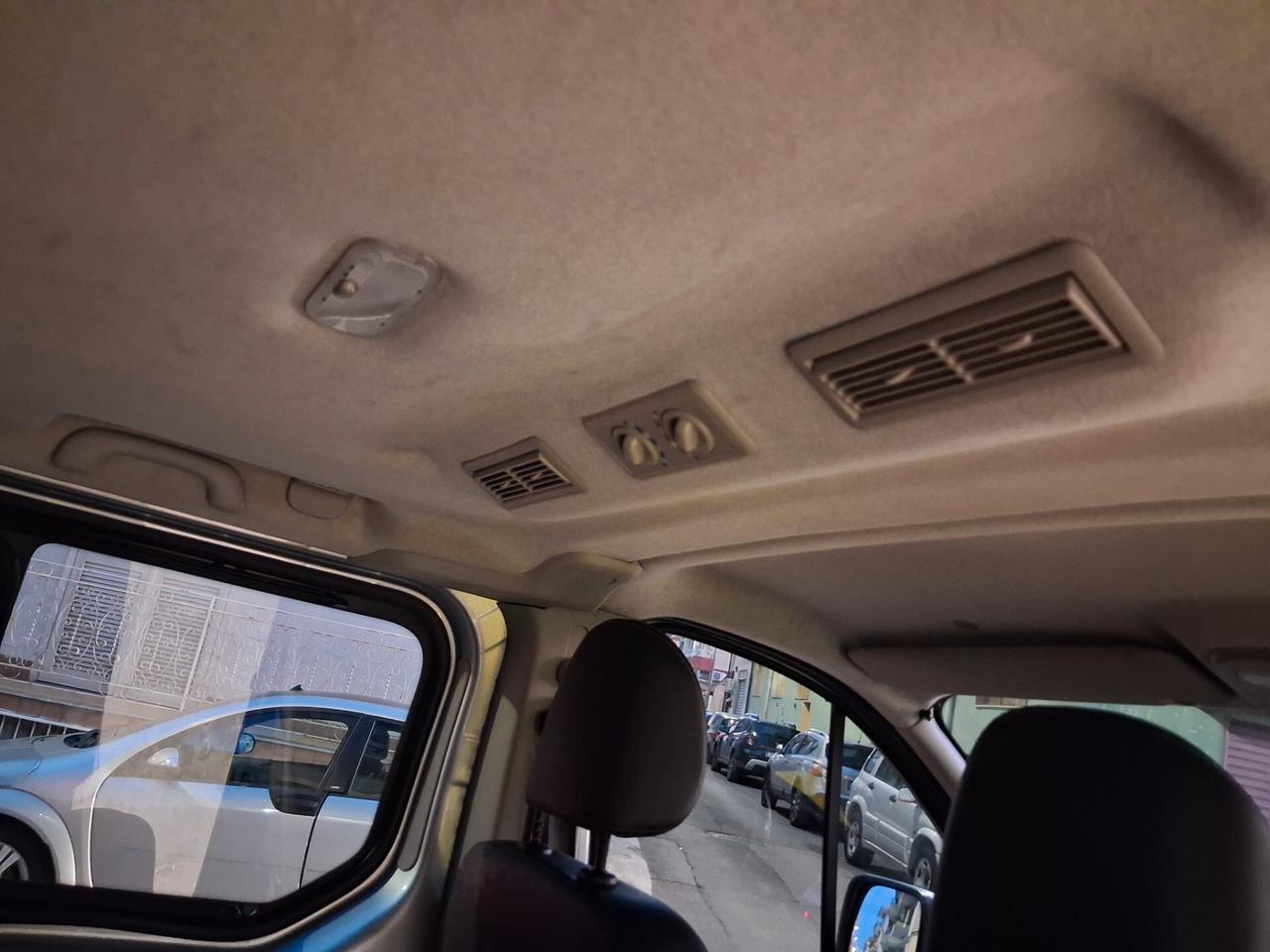 Opel Vivaro 1.6 CDTI uni pro 9 posti (Gancio train