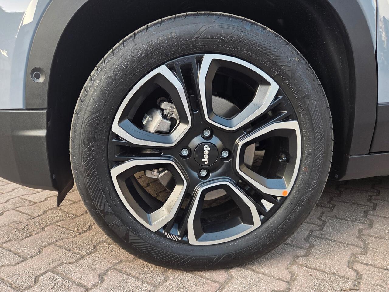 Jeep Avenger E-Hybrid 1.2 110 cv Dct Summit KM0 TETTO NERO