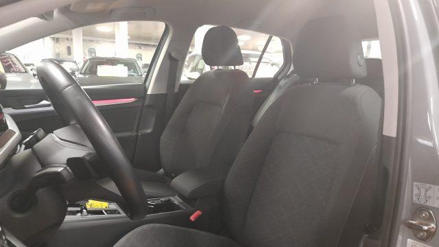 VOLKSWAGEN Golf 1.0 eTSI EVO DSG Life MHEV