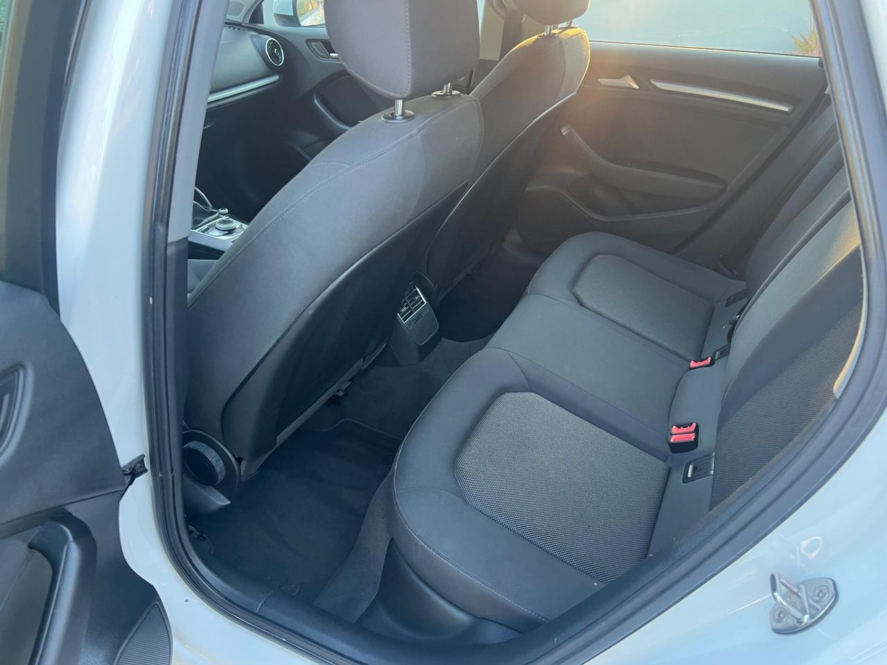 Audi A3 1.6 TDI 116cv diesel Business 2017