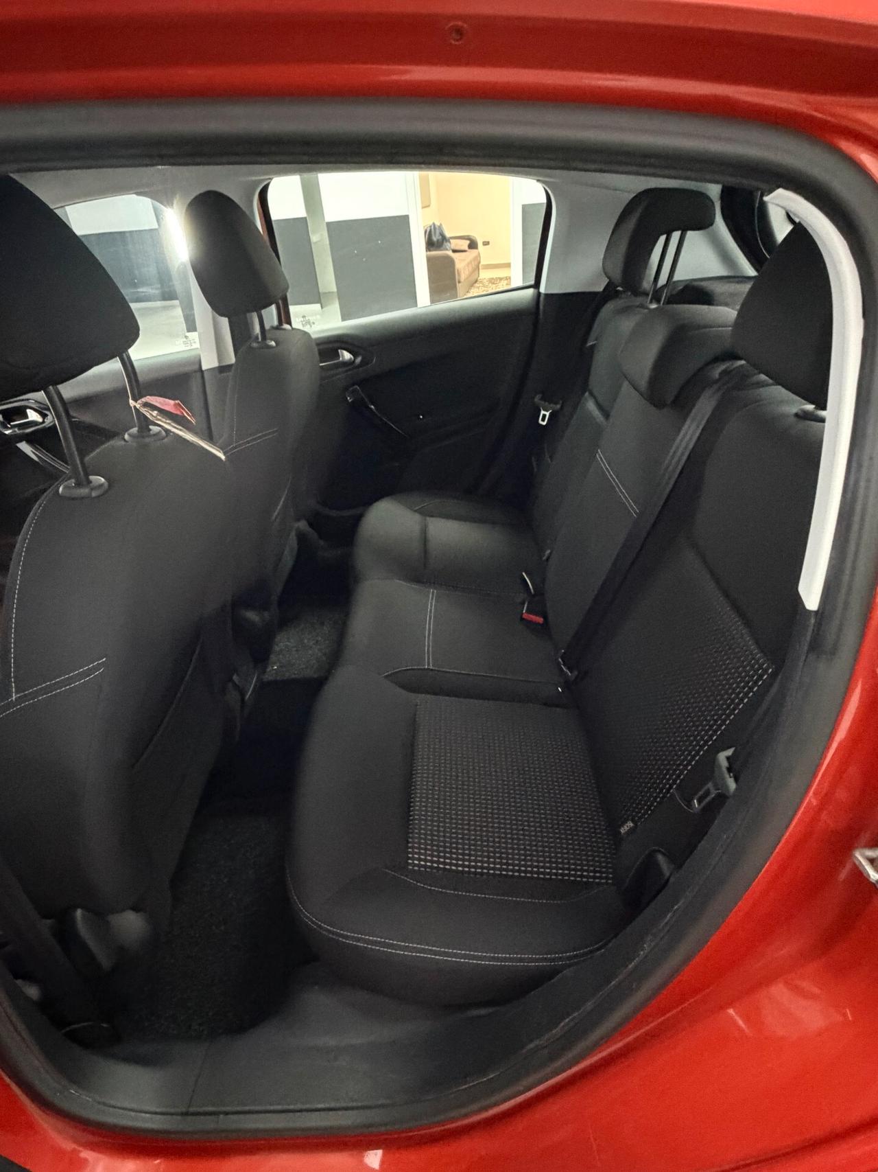 Peugeot 208 PureTech 82 5 porte Allure