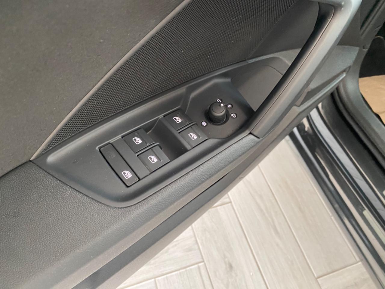 Audi New A3 SPB 30TDI 2.0D SPORT R18/FULL LED2022