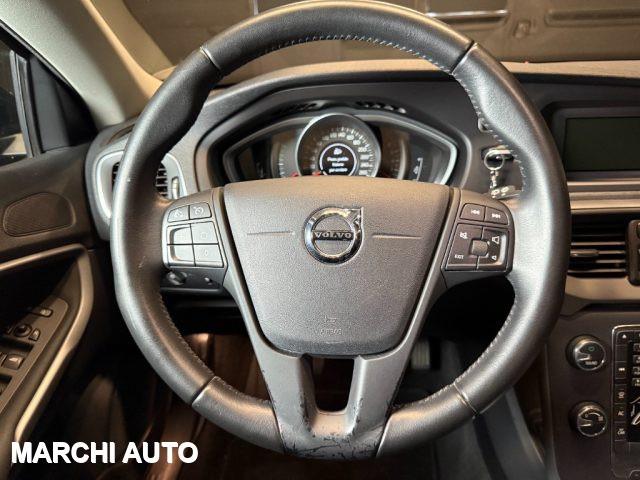 VOLVO V40 T2 Plus