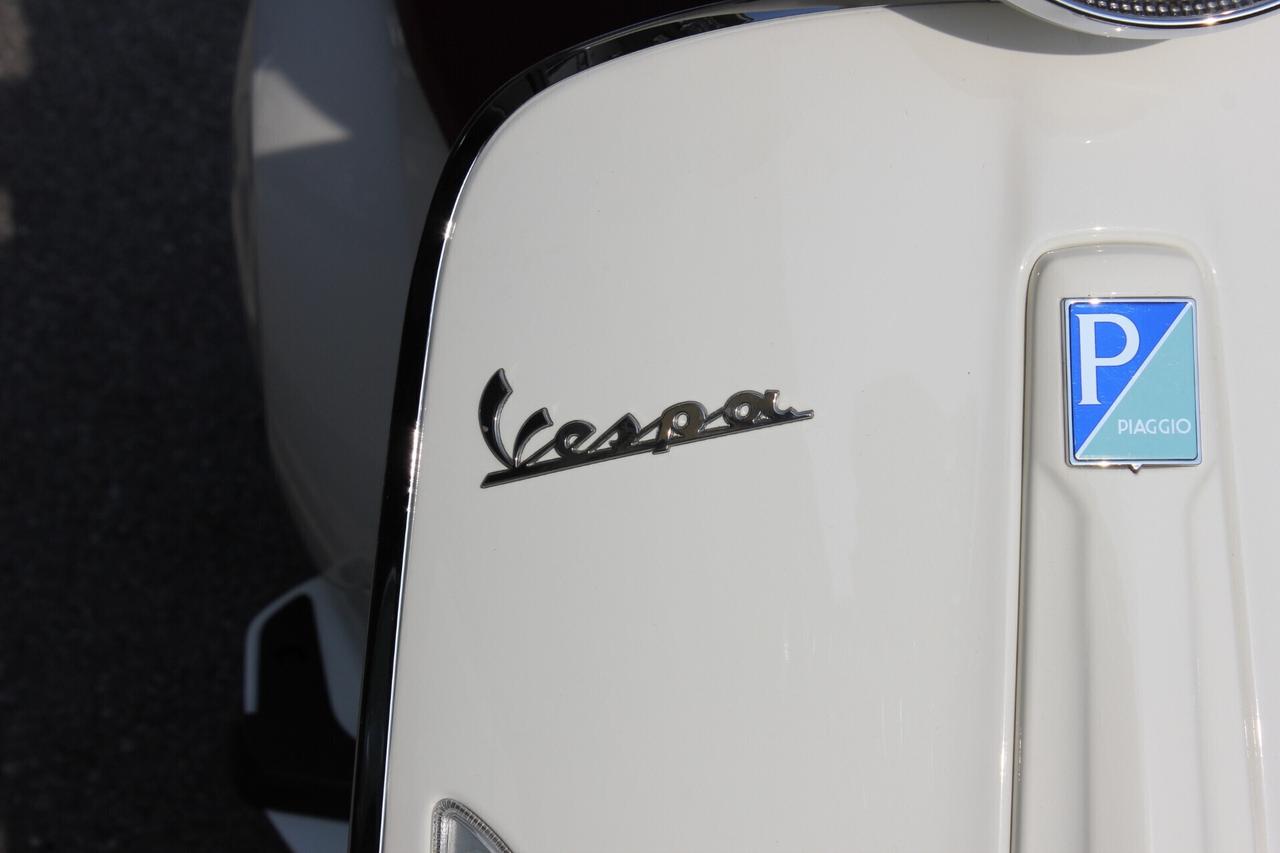 Piaggio Vespa 50 Primavera 4T POCHISSIMI KM!!