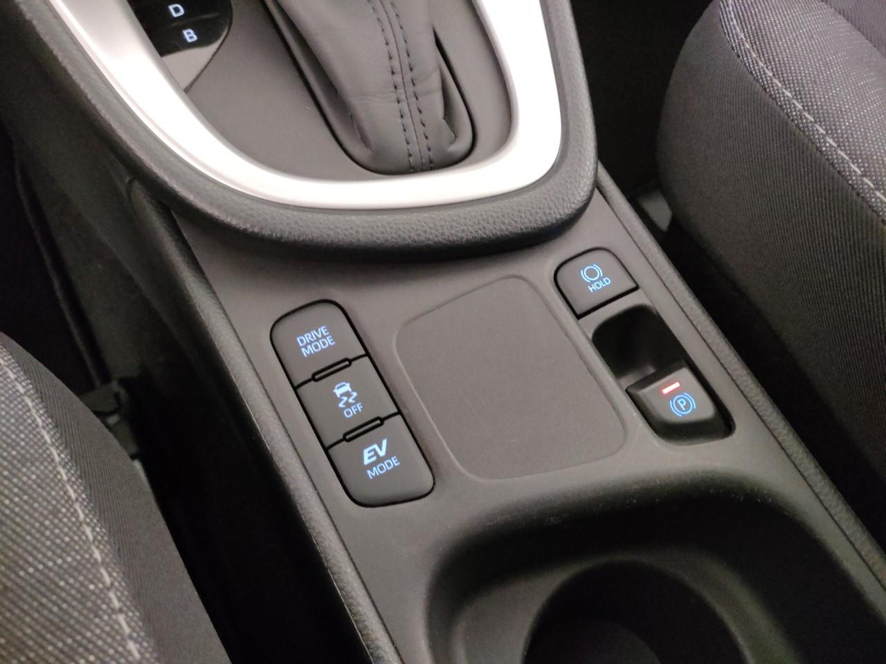 TOYOTA Yaris 1.5h Business