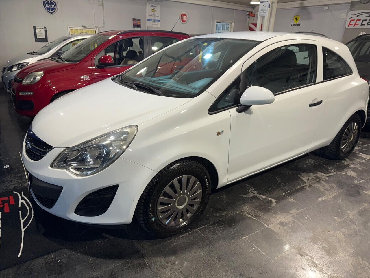 Opel Corsa 1.2 3 porte b-color