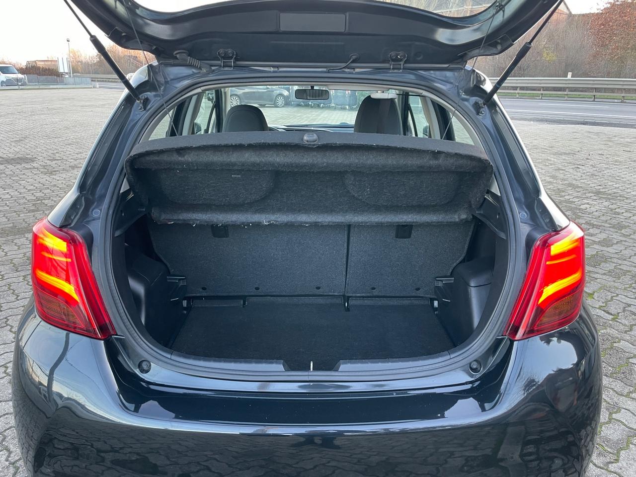 Toyota Yaris 1.0 5 porte Lounge