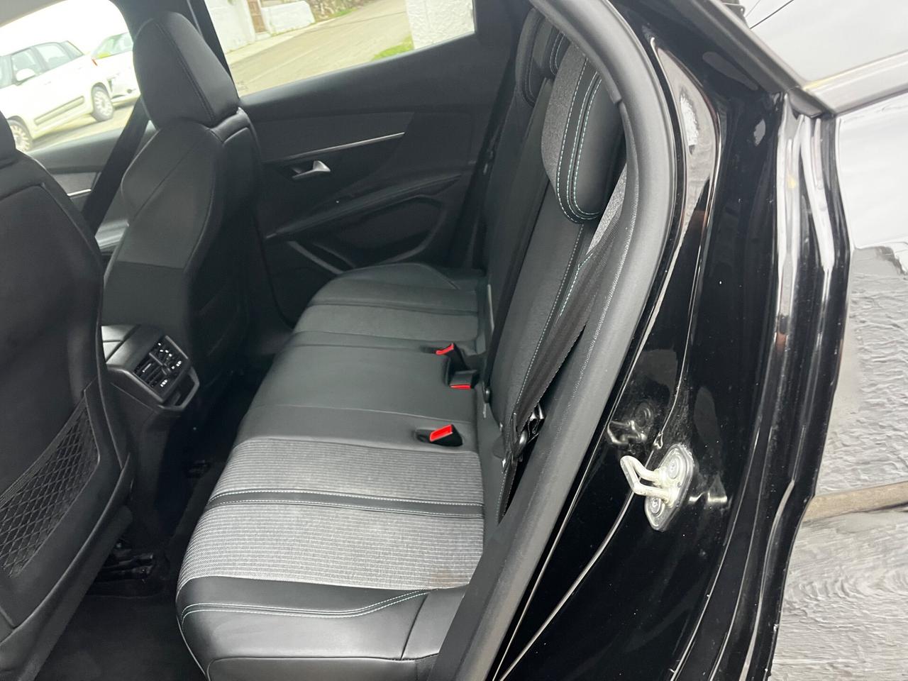 Peugeot 3008 BlueHDi 130 S&S EAT8 Allure Pack