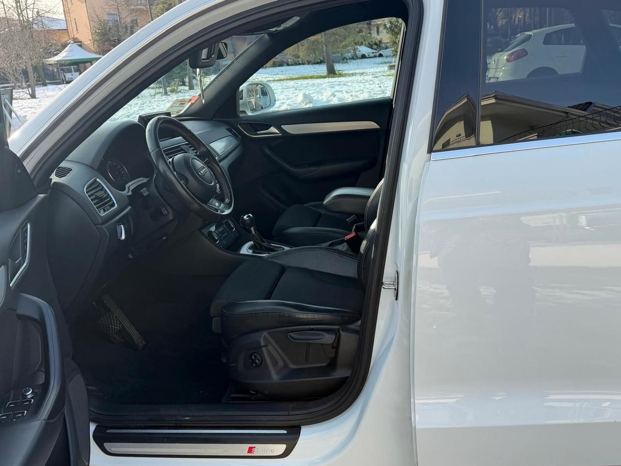 Audi Q3 2.0 TDI 150 CV S tronic line Edition