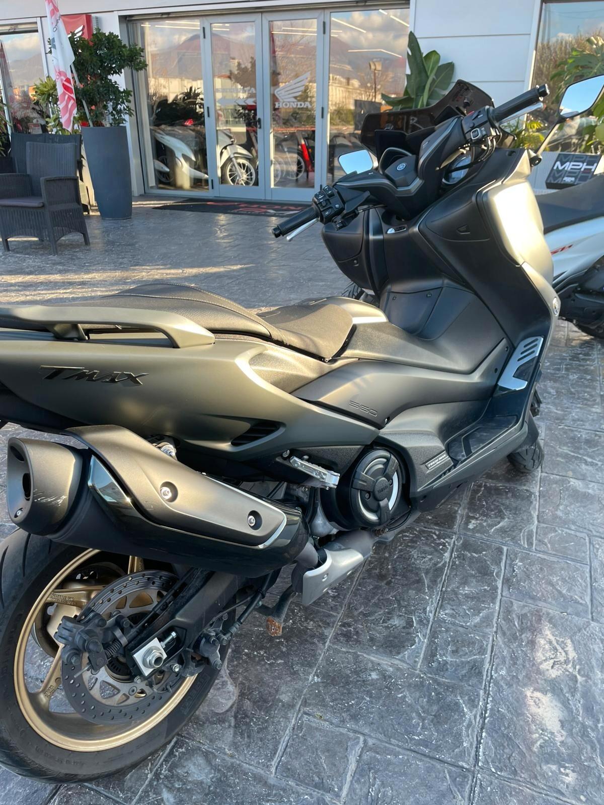 Yamaha T Max 560