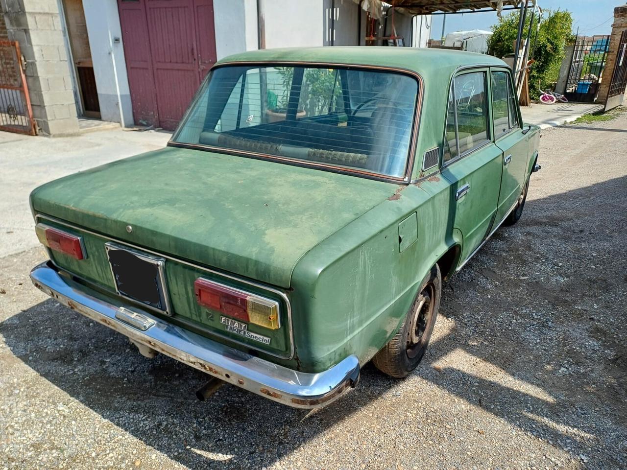 Fiat 124 Special berlina da restauro