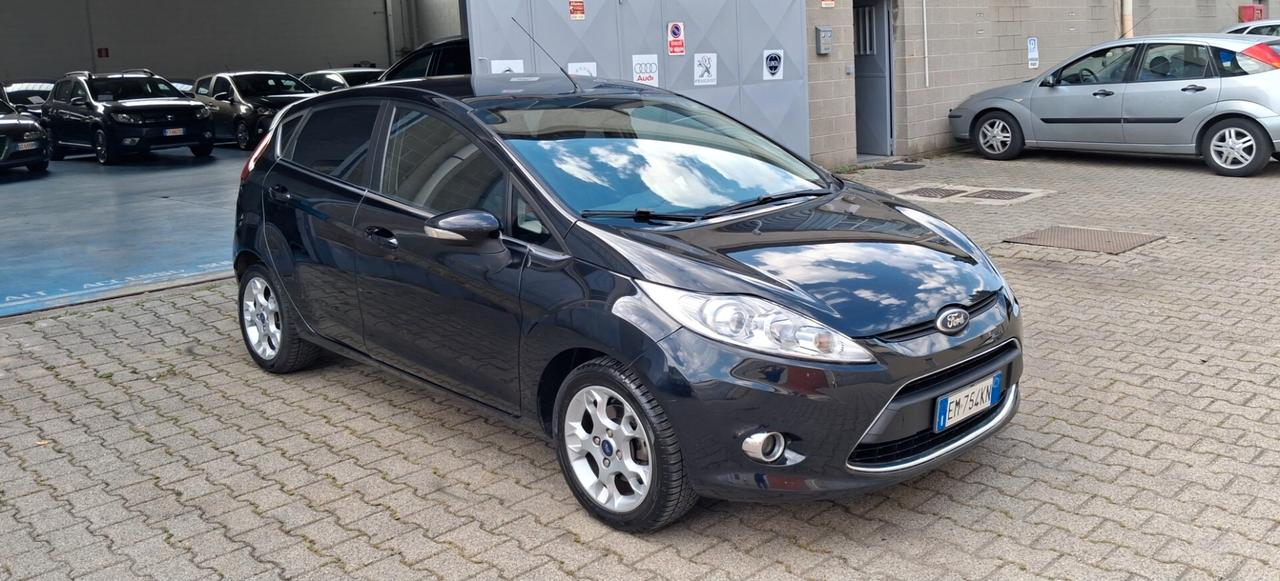 Ford Fiesta 1.4 Titanium BenzGPL