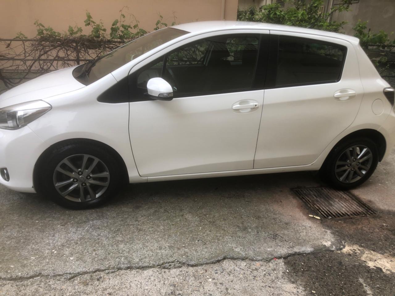 Toyota Yaris 1.0 5 porte Lounge 2014 km 47000