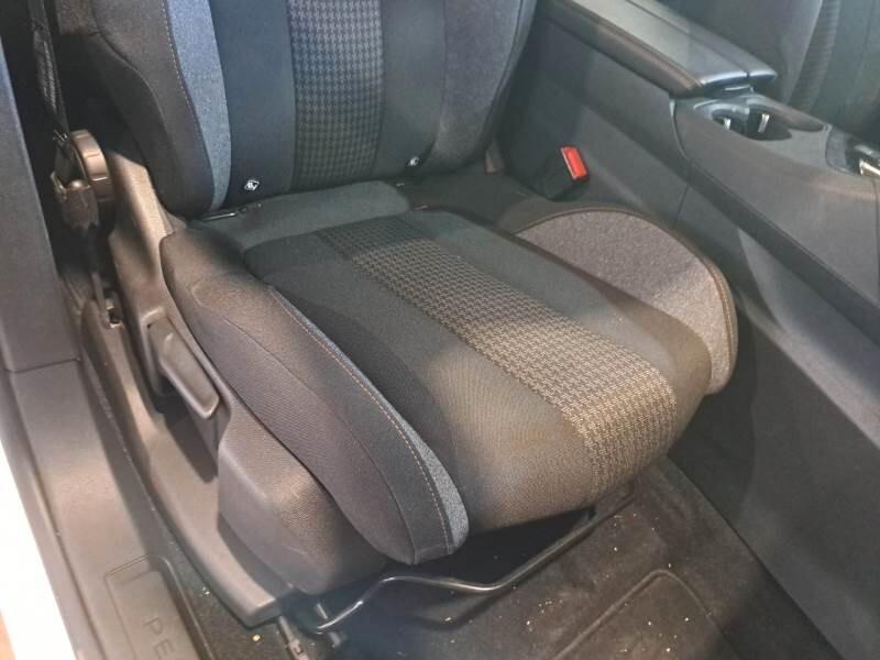 Peugeot 3008 BlueHDi 130 EAT8 Business