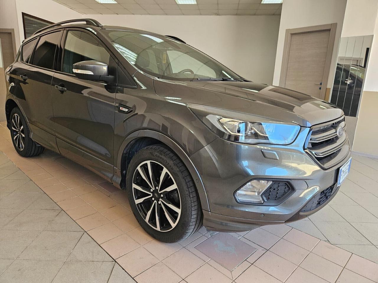 Ford Kuga 1.5 TDCI 120 CV S&S 2WD ST-Line